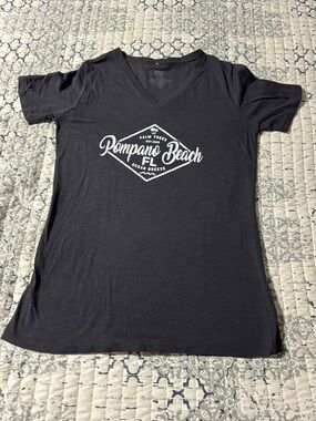 MV Sport XL Pompano Beach Souvenir V Neck Tee Shirt New without Tags